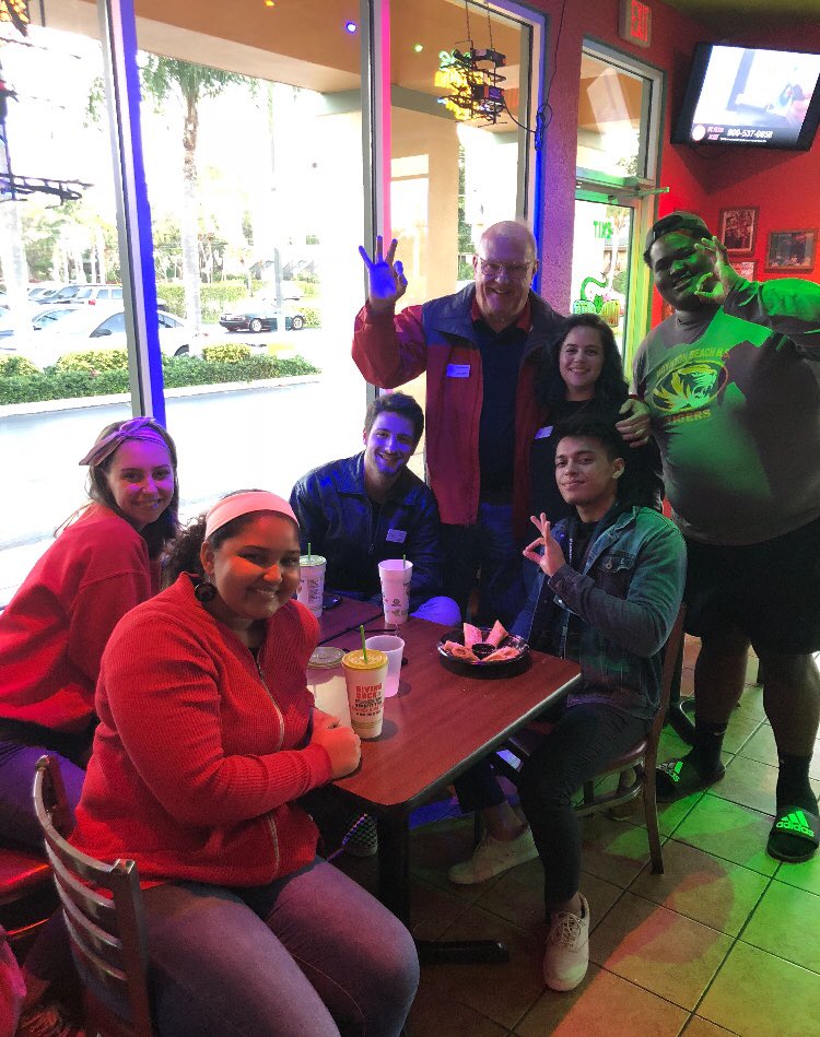fauorientation's tweet photo. Thank you to everyone who came out to Tijuana Flats to support the OLs! #GoOwls https://t.co/wqvbyCgl6S