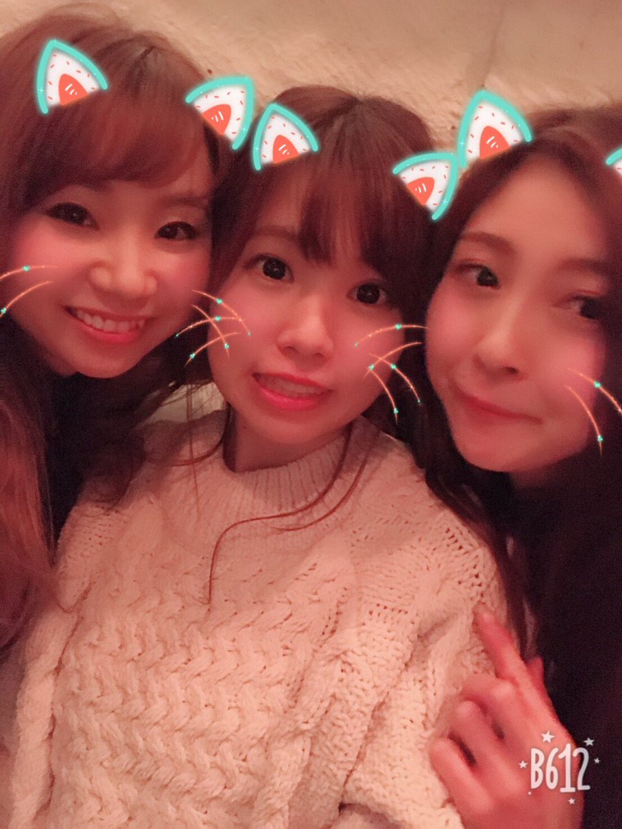 sayullows312's tweet photo. 昨日は12月から言い出してやっとあみぽあいかとご飯😅❤️なんと最後に手作りのアルバムをプレゼントしてくれました〜(O_O)📗‼️本当にいろんなことがありすぎたけど、同じ時間を長い間共有できて本当に良かったと再確認✊もちろんこれからもよろしく😆 https://t.co/eUCzpdattu