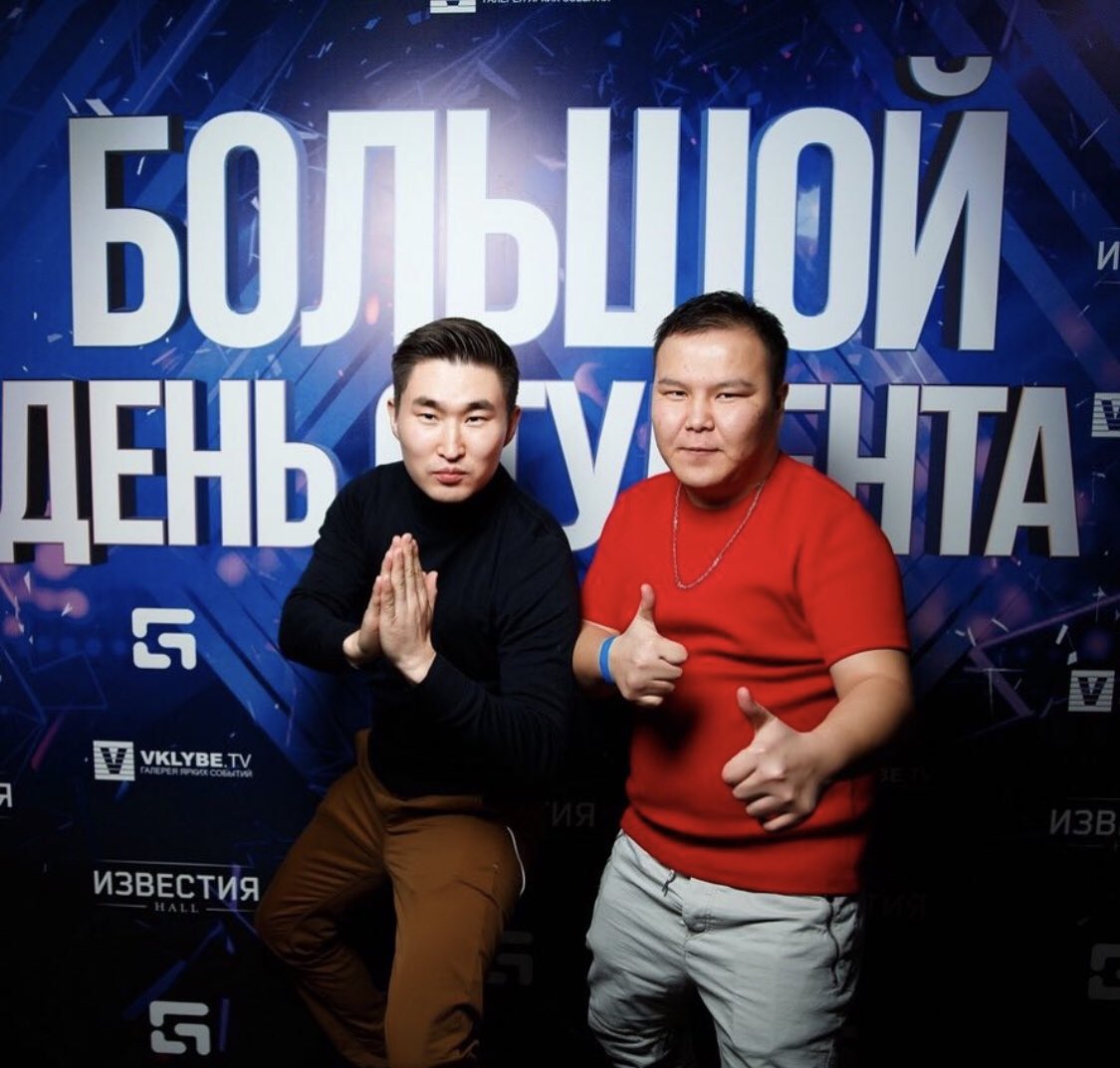 Залуу наснаас илүү, дээдийн тансаглал гэж үгүй. 

Үнэтэй брэнд, лаг машин унах бол нулимсаа арчдаг салфетка шиг л хямд зүйл шүү, чиний залуу насны дэргэд ..!