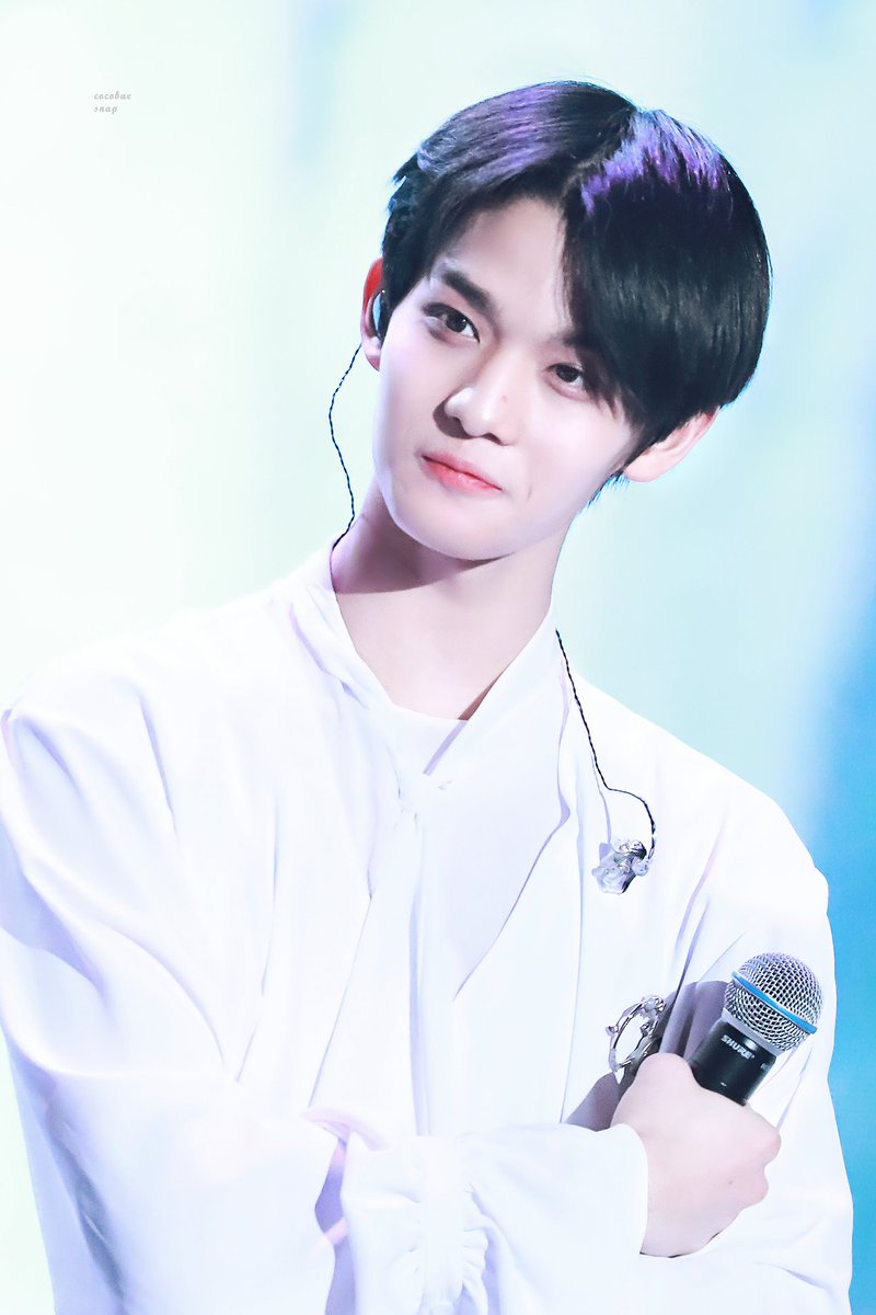 190124 Therefore 배진영 #배진영
완죤 아깽아강이 마카롱눈 옴뇸뇸😘
cfile9.uf.tistory.com/image/990CFC49…
cfile10.uf.tistory.com/image/99A5B849…
cfile5.uf.tistory.com/image/993D7349…