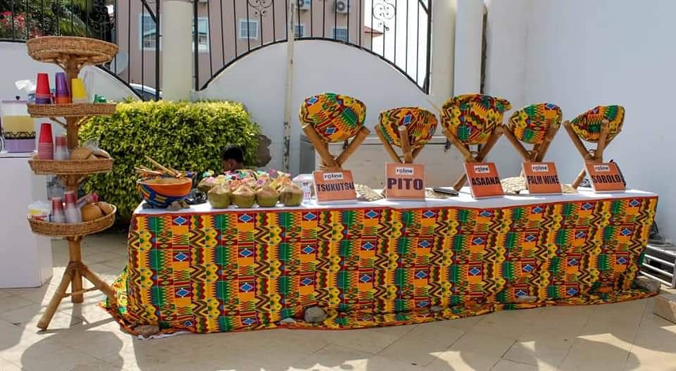 RosefabricsGh's tweet photo. Refreshment table decorated with kente๐
Cool or not cool?
#fabrichaven
#kente #refreshement #africanprint #ankarastyles https://t.co/F4sgFUDkG2