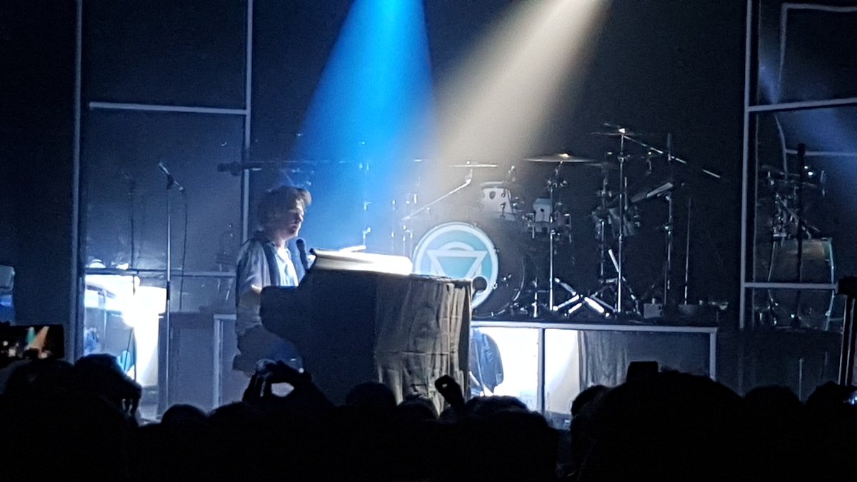 eilidhf_x's tweet photo. Amazing night at Glasgow last week seeing @ENTERSHIKARI Even managed to get some cardio in from dancing 😀💃 @RouReynolds @EnterChris @enterrob @roryclewlow https://t.co/Cny3Ld5gSm