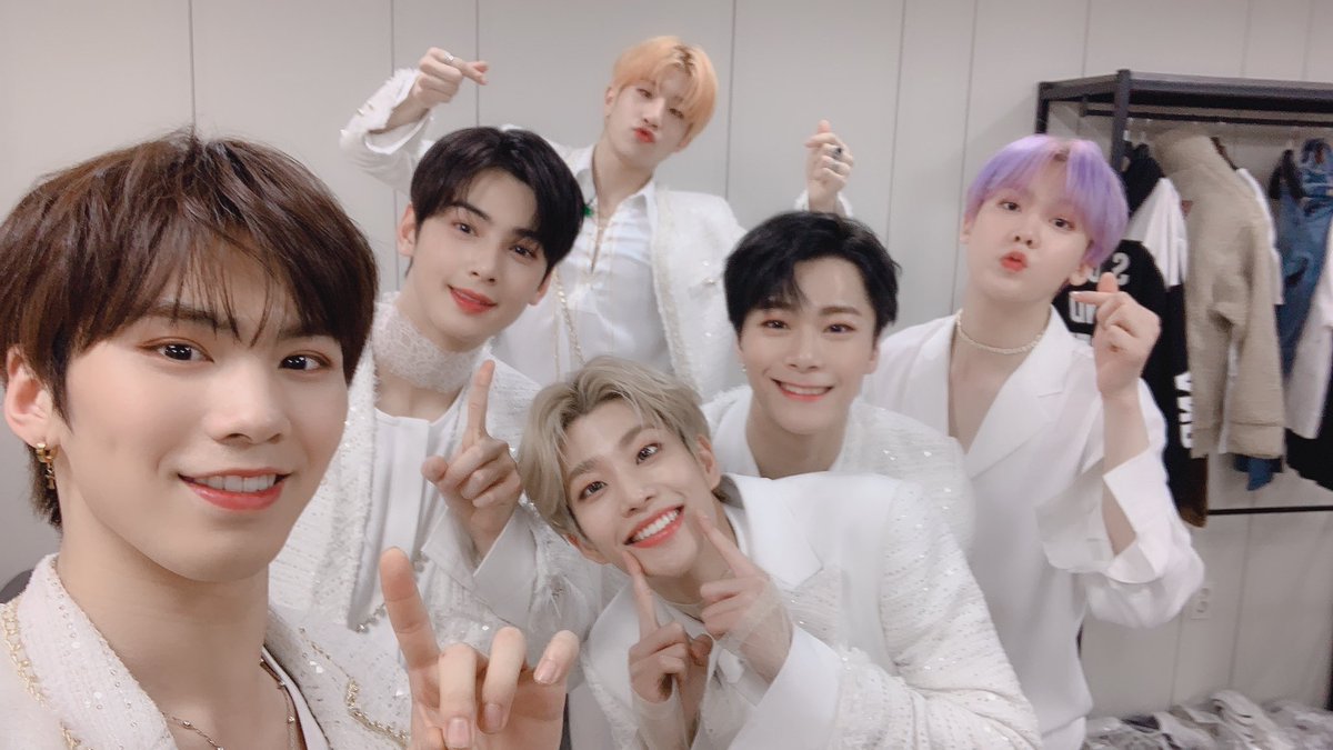 milkyyytae's tweet photo. #ASTROS1STWIN 💜💜😣 https://t.co/JjJCzJBxef