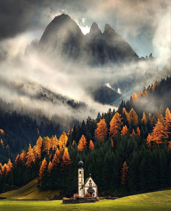 Los Dolomitas, Italia.