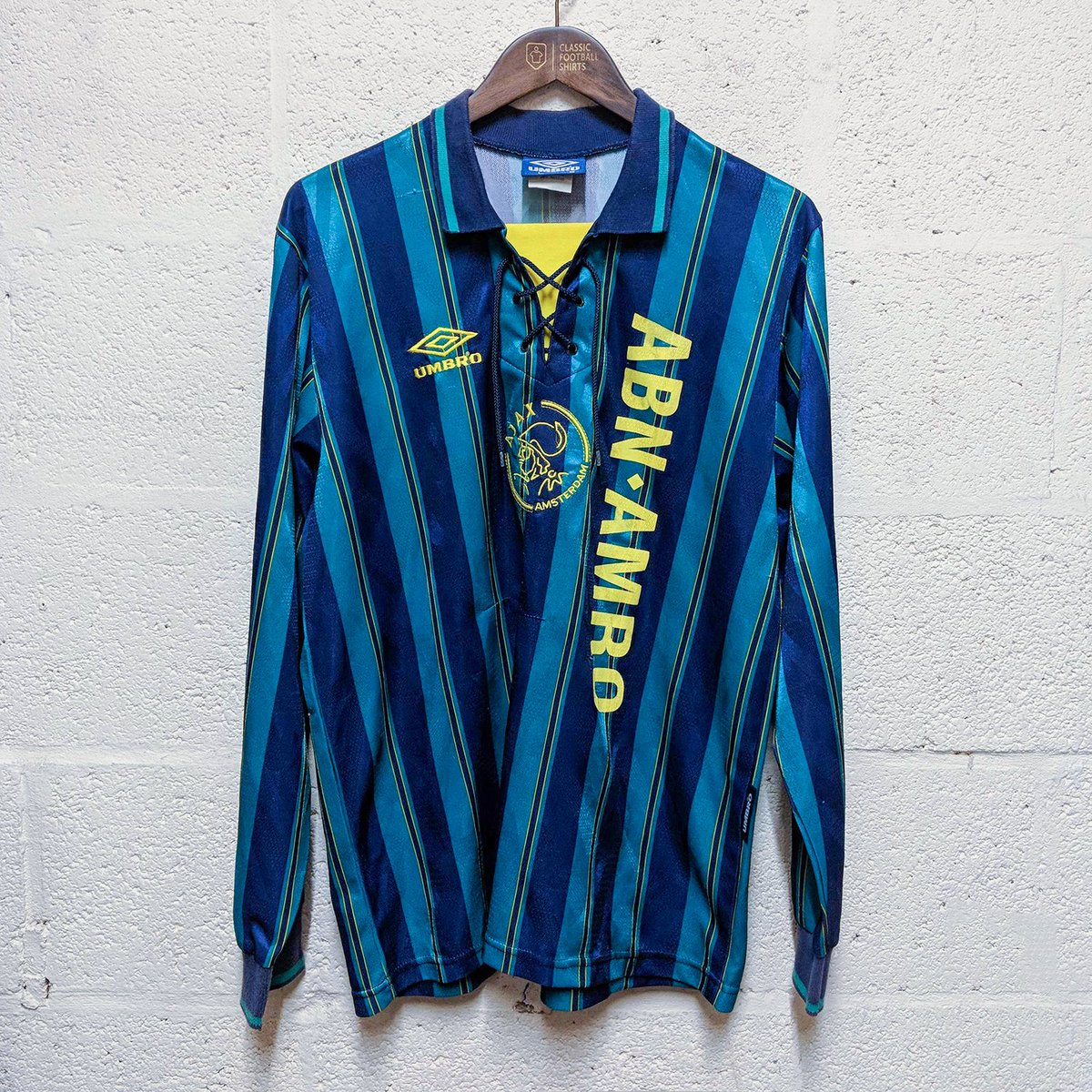 classicshirts's tweet photo. Umbro 1992 to 1994: Lace design

Which is your favourite? Can you think of any other teams that wore a lace @umbro design? https://t.co/VjhcfKhm4s