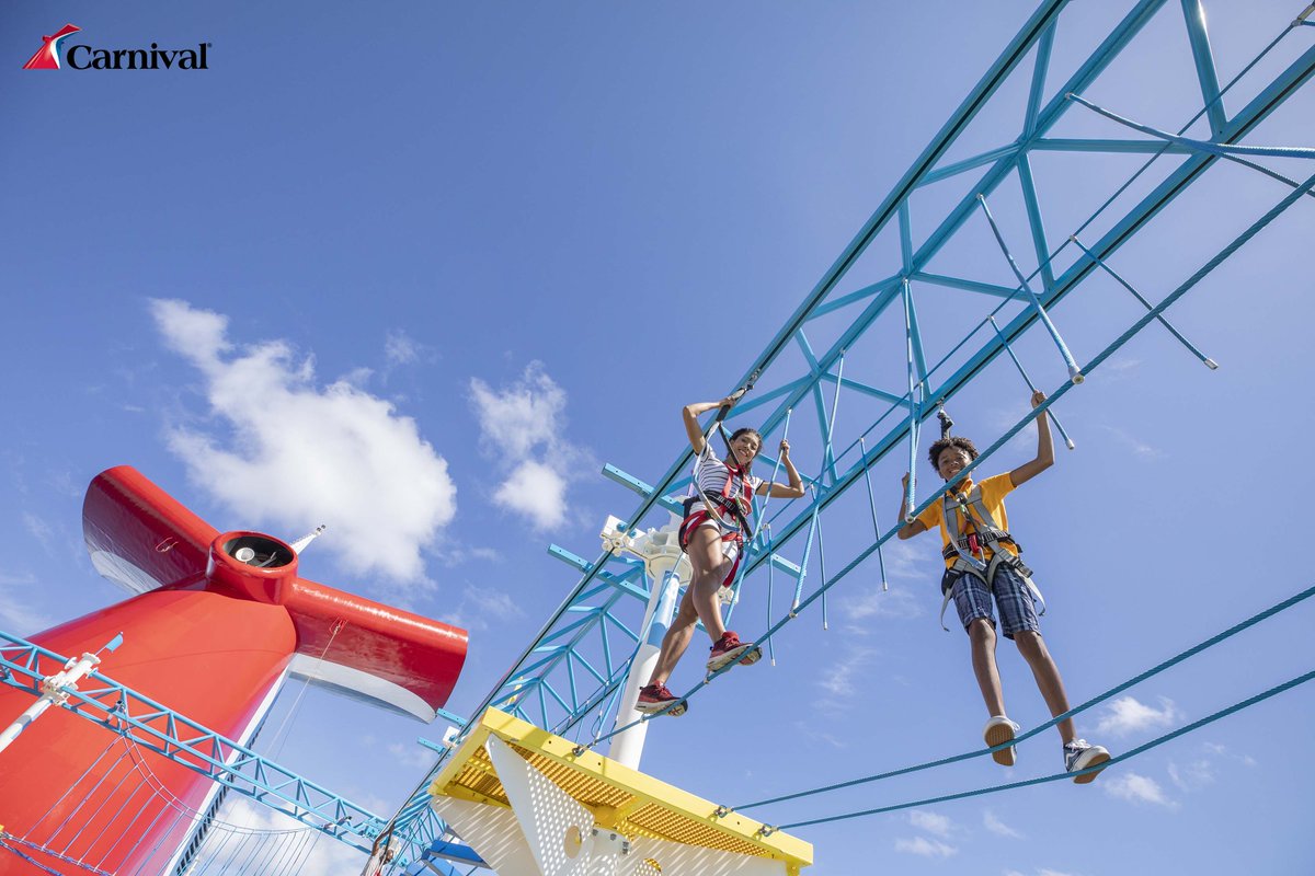 CarnivalCo's tweet photo. Si eres amante a la aventura, sube al Skycourse nuestro puente colgante en alta mar 🌴☀🛥 https://t.co/WkHDsihs40