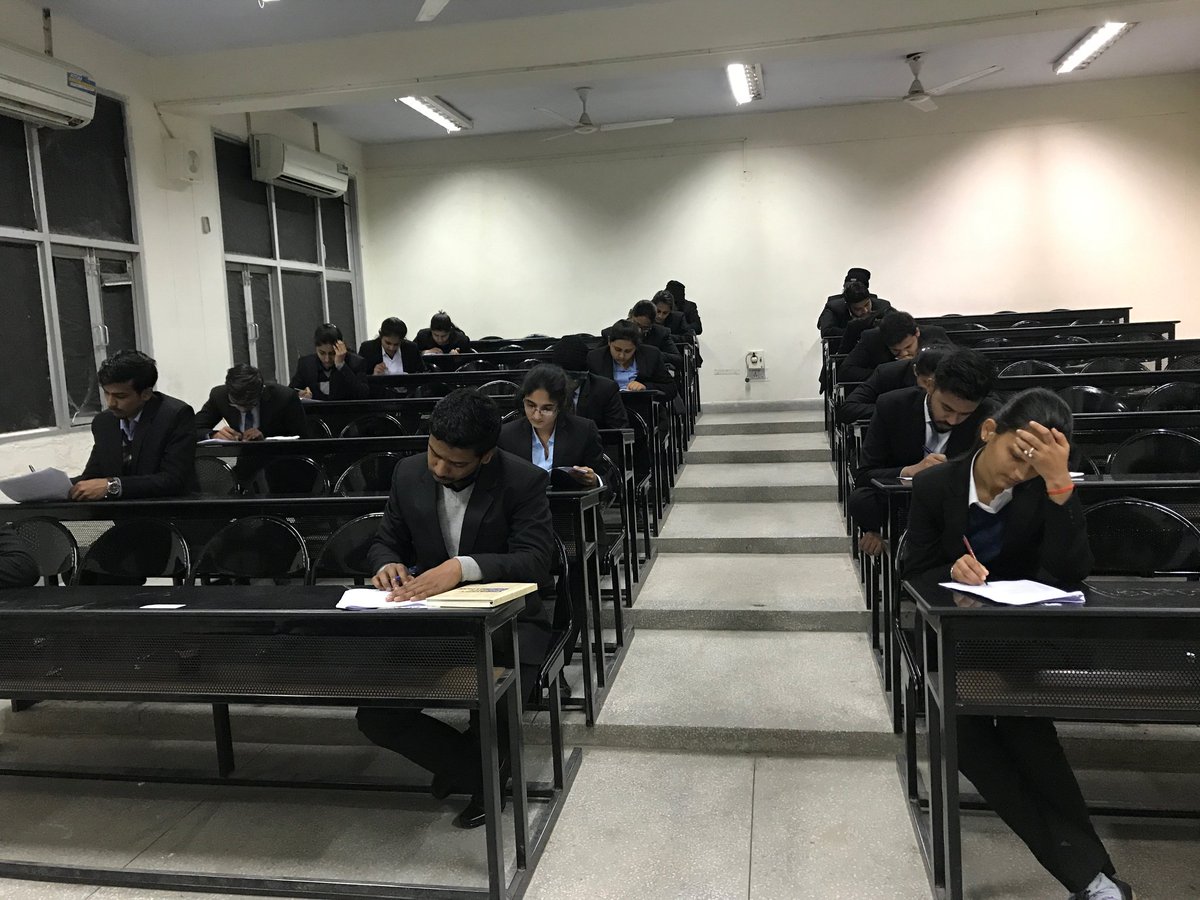81MG Day 2: One of our Flagship event War of Words begins with its 1st Round Extempore, lots of energy and passion within the participants followed by Mindkraft Quiz competition #81MG #Quiz #Extempore #PublicSpeaking
