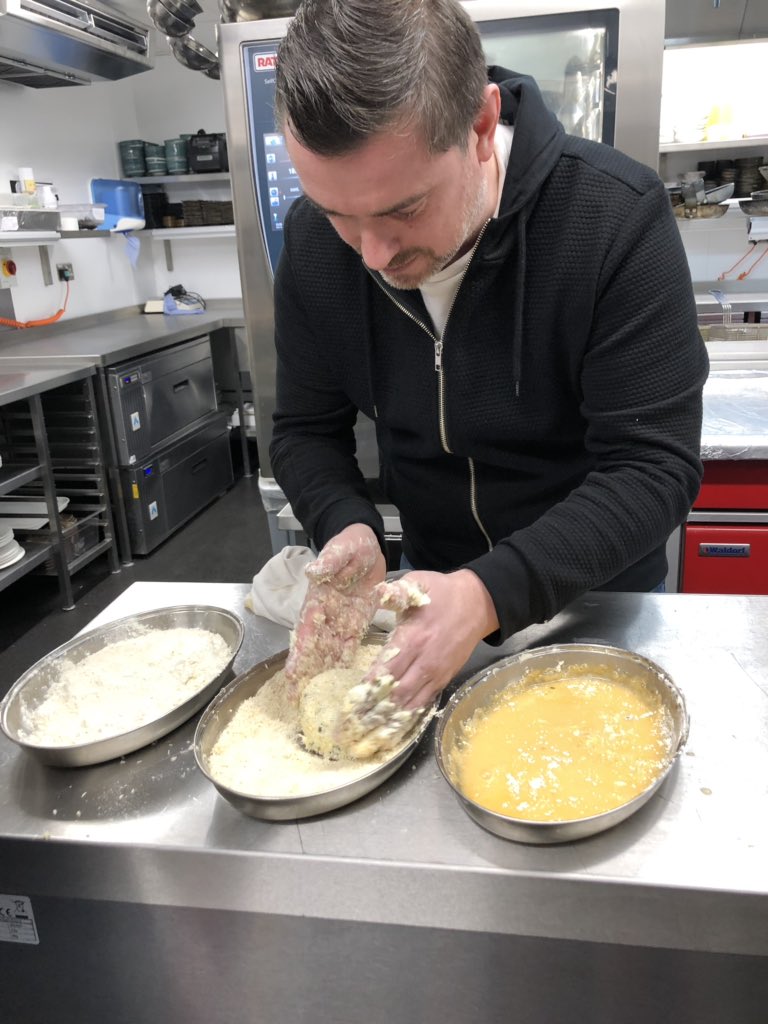 Next week <a href="/HeartBreakfast/">heartbreakfast</a> you can win an amazing prize including a slap up meal @SkyByTheWater @RW_Birmingham .. today we were learning how to cook fish cakes!