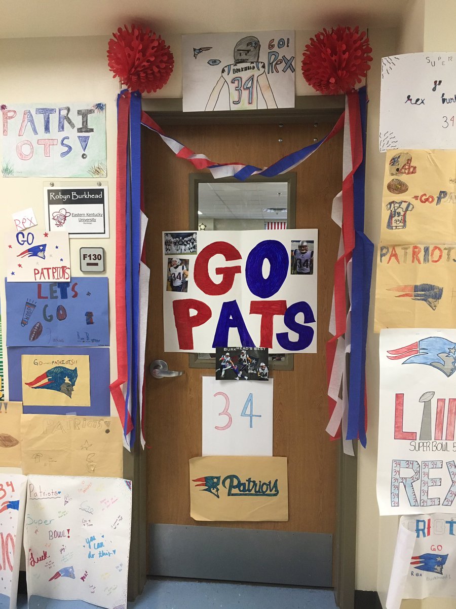 msgoldsticker's tweet photo. We had to support Mama B @robyn_burkhead as she goes to support @RBrex34. This might be the only way to get a group of kids from Dallas to root for the @Patriots! 🤣 https://t.co/0P58azPnGj
