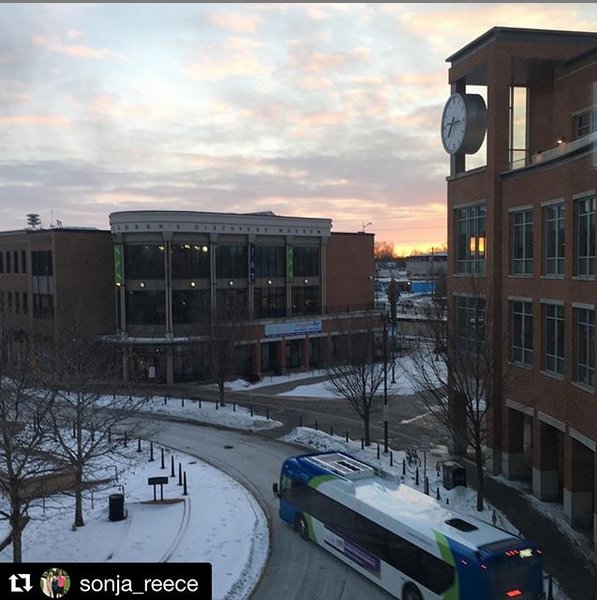 ConnectTransit's tweet photo. Sunny with a high of 9F and a low of -20F. Bundle up if you are heading out! Stay safe! #BloNo #cILwx #BNMotion #SeeYouontheBus #ConnectTransit https://t.co/J7wJBTIW26
