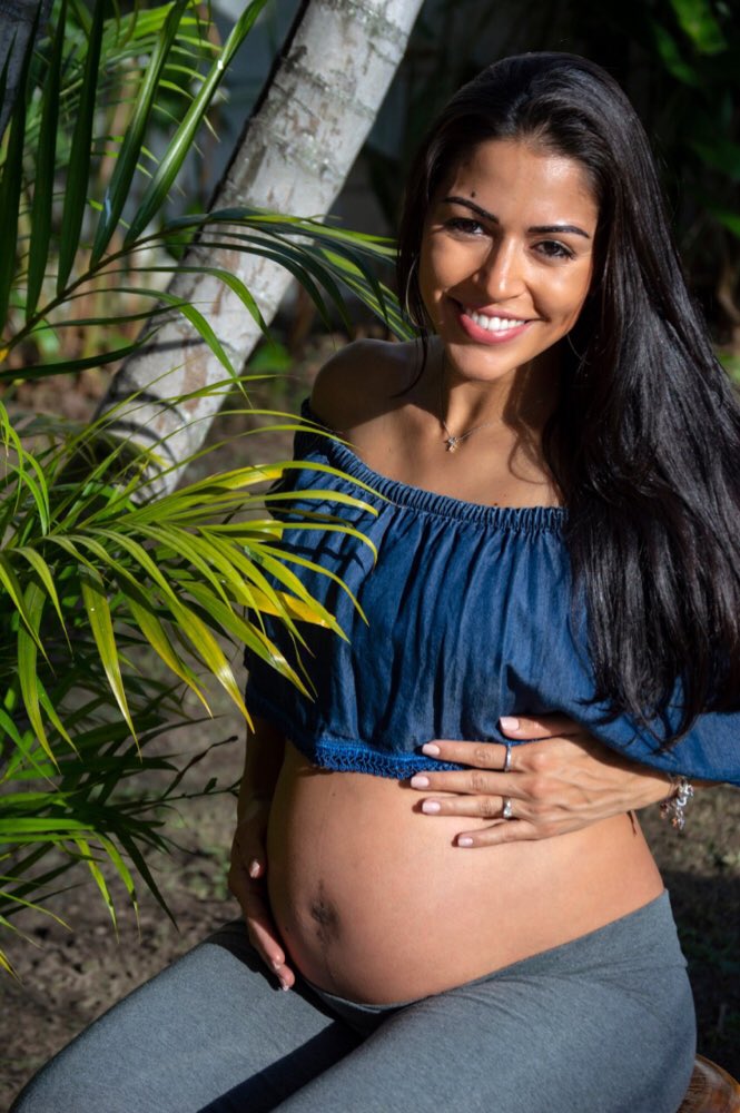 NoraErazohn's tweet photo. Abraza cada etapa de tú vida.... cuando aprendas a apreciar eso, serás realmente feliz 🙏🏼 y siempre, agradece de rodillas... .
.
.
#NE #NoraErazo #saludconNora #saludintegral #entrenaconNora #pregnancylove #pregnant #pregnancy #pregnancyblog #cutepregnancy #Milaonboard #bendecida https://t.co/xxIy6OkZby