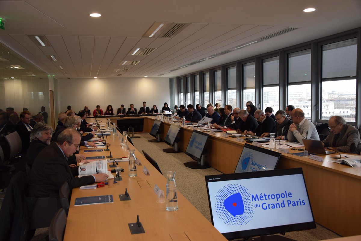 GrandParisMGP's tweet image. Le #BureauMétropolitain se réunit aujourd'hui en présence notamment de @patrick_ollier et @Anne_Hidalgo #GrandParis