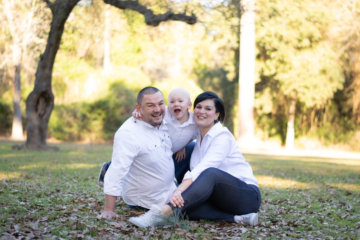 NNyria's tweet photo. Our little family! #thegallardos #MatthewG 💜🧡👪 @blusurf79 #myworldisperfectwithu2 #braveheart https://t.co/sP2L010ryM