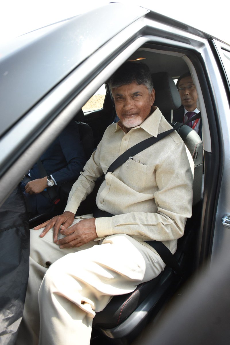 JaiTDP's tweet photo. "ప్రజల జీవితాల్లో పెనుమార్పు తీసుకువచ్చేలా ఏది చేసినా అది చరిత్రే. ఆ చరిత్ర ఇప్పుడు పెనుగొండ దగ్గర పురుడుపోసుకొంది."
- @ncbn
#KIAMadeInAP https://t.co/bSlSi6oUH3