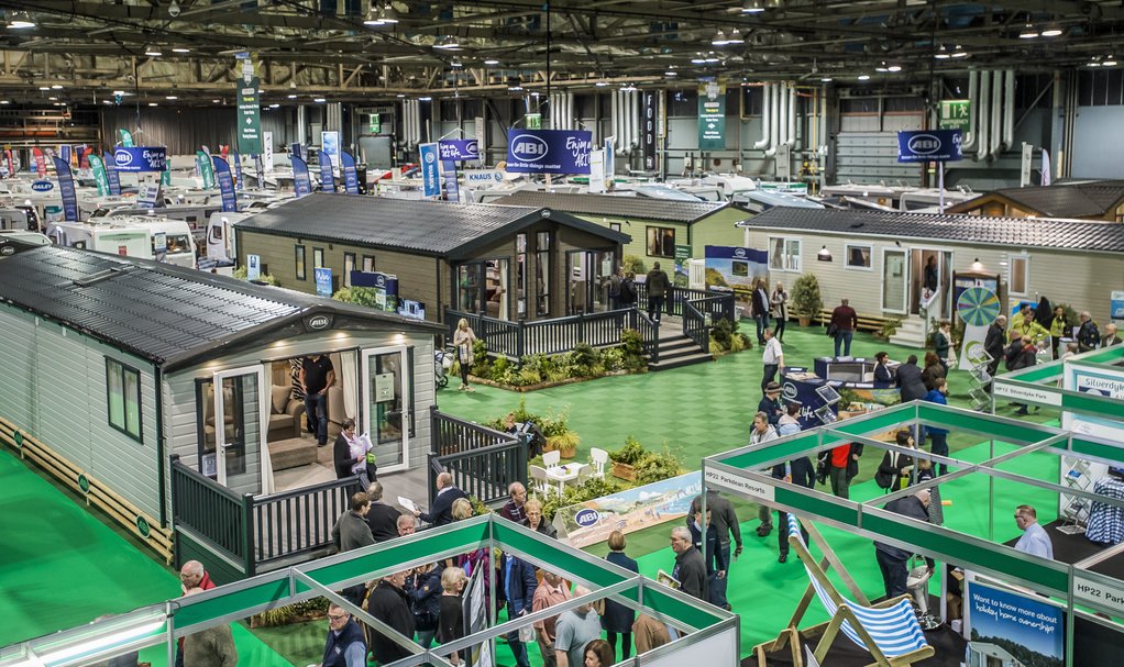 Hooked Up Magazine tweet media