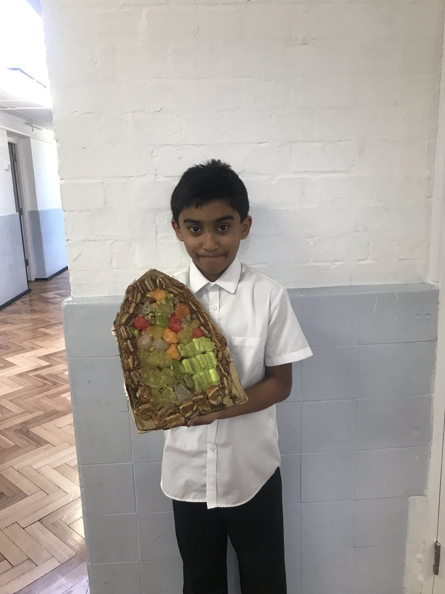 BevingtonRBKC's tweet photo. Creative stain glass windows for our Christianity topic!! @BevingtonRBKC #christian #stainglasswindows https://t.co/PdKwMpDGUM