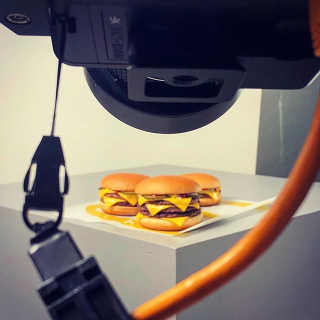 Hey you Double Cheese! Say cheese! #cheeseburger #akwardfamilyphoto #makingof #photoshoot #nordddb bit.ly/2FWk0kz