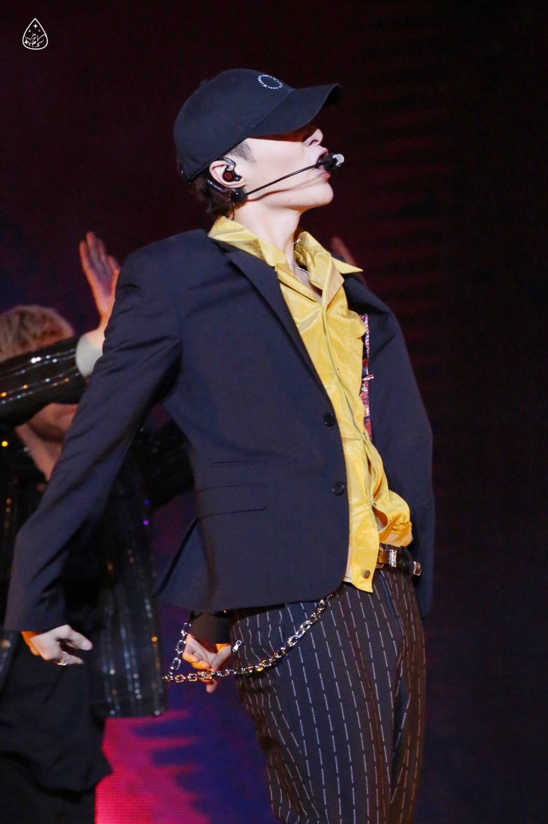 ZYXLAYMAMA's tweet image. [PIC]190120 Lay - Samsung Concert in Shanghai (Cr: unicorn•tear_ethereal) 3 #GalaxyA8s #LayXSamsung
 #LayZhang #อี้ชิง #Yixing