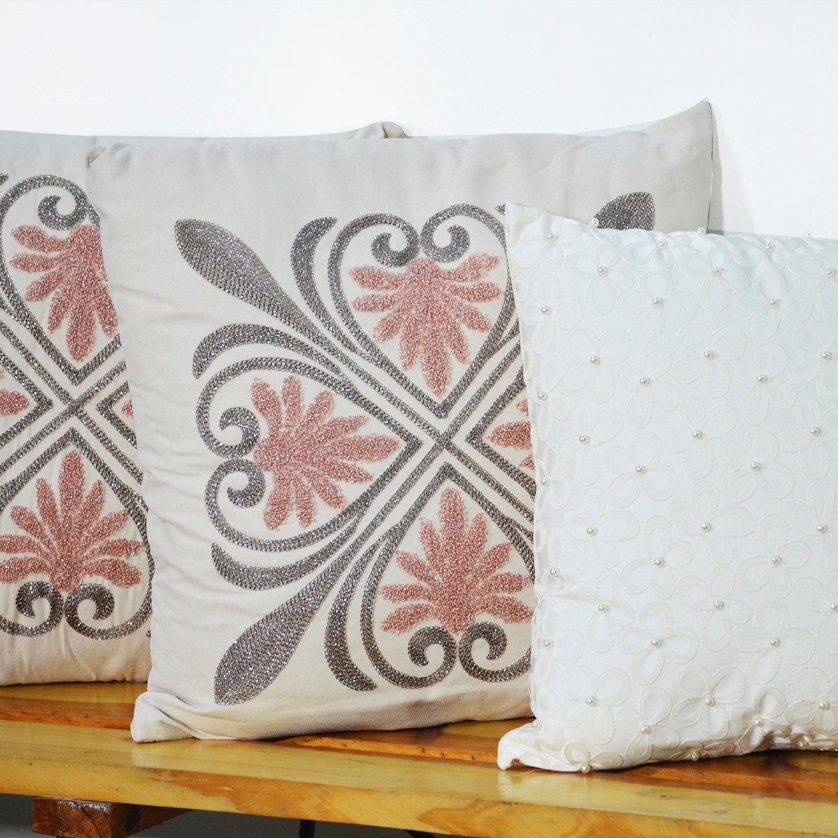 CiroDecora's tweet photo. Decisiones, decisiones, decisiones. #CiroDecora #Decoracion #Venezuela #Diseñodeinteriores https://t.co/qvJ9DOBGna