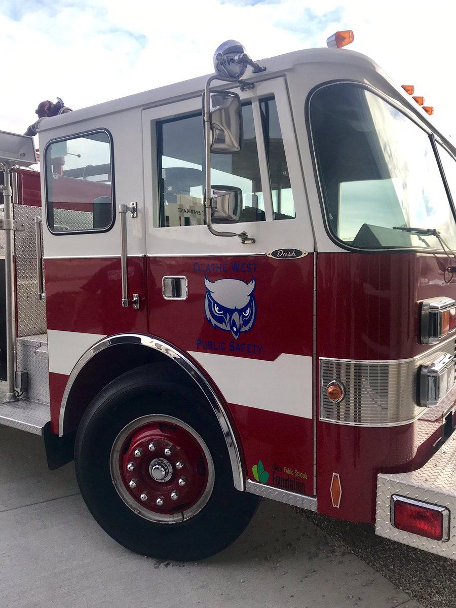 Jeff DeGraffenreid (@jgdegraffenreid) on Twitter photo Very exciting morning at <a href="/OlatheWestOwls/">Olathe West High</a> as @OlathePBLCSFTY received a <a href="/PierceMfg/">Pierce Mfg</a> #Dash fire apparatus from <a href="/OPSF233/">Olathe Public Schools Foundation</a>. #experientiallearning #Big3 Very exciting morning at <a href="/OlatheWestOwls/">Olathe West High</a> as @OlathePBLCSFTY received a <a href="/PierceMfg/">Pierce Mfg</a> #Dash fire apparatus from <a href="/OPSF233/">Olathe Public Schools Foundation</a>. #experientiallearning #Big3