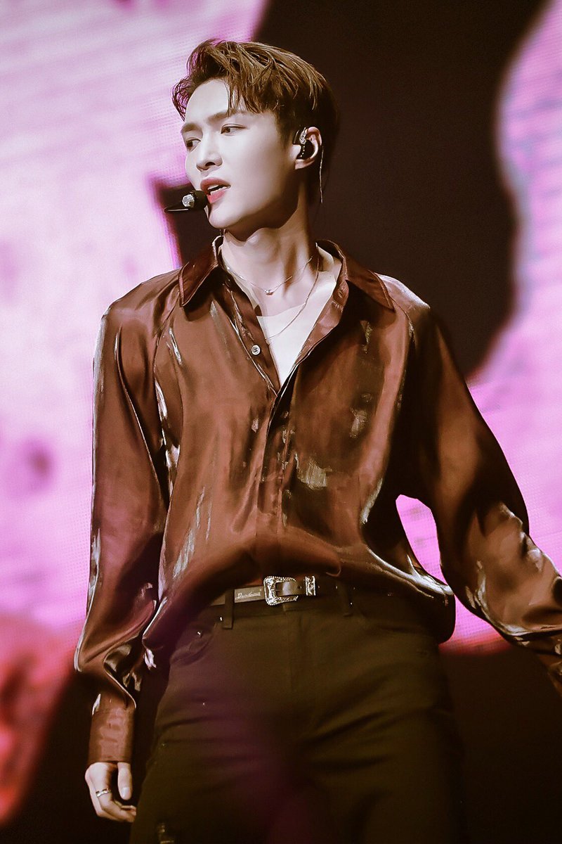 ZYXLAYMAMA's tweet image. [PIC]190120 Lay - Samsung Concert in Shanghai (Cr: Digital_Gallery) 3  #GalaxyA8s #LayXSamsung
 #LayZhang #อี้ชิง #Yixing