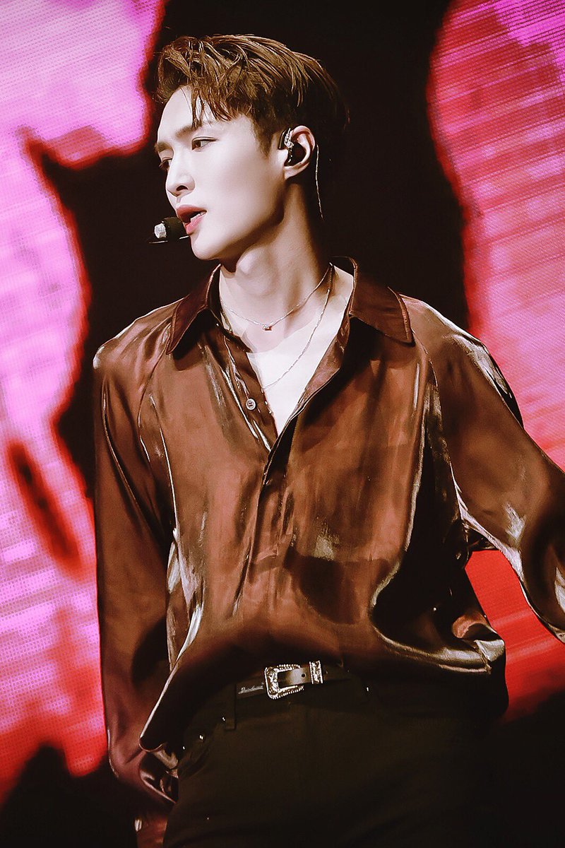 ZYXLAYMAMA's tweet image. [PIC]190120 Lay - Samsung Concert in Shanghai (Cr: Digital_Gallery) 3  #GalaxyA8s #LayXSamsung
 #LayZhang #อี้ชิง #Yixing