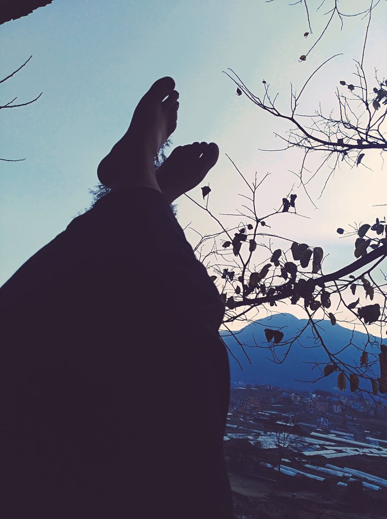 roshaz0n's tweet photo. Sometimes we need chills and gossips to get up from the monotonous lifestyle.
#relaxbabe https://t.co/vAEKZsshgz