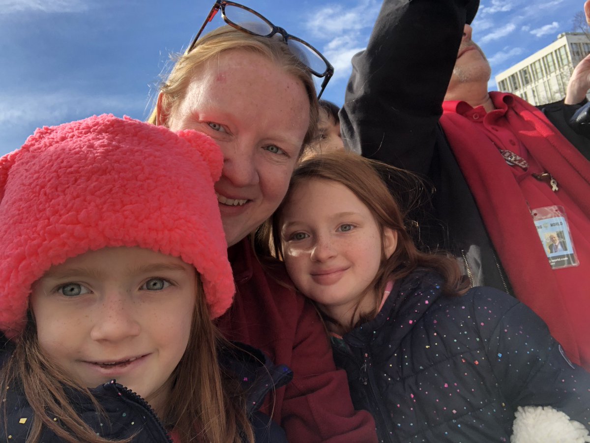 marymbell's tweet photo. So proud of these 2 😍 spent day in Richmond fighting for teachers who give everything to their classrooms @VEA4Kids #Red4EdVA #fundourfuture #educatorsmatter #VACanDoBetter https://t.co/zNdopP8Qor