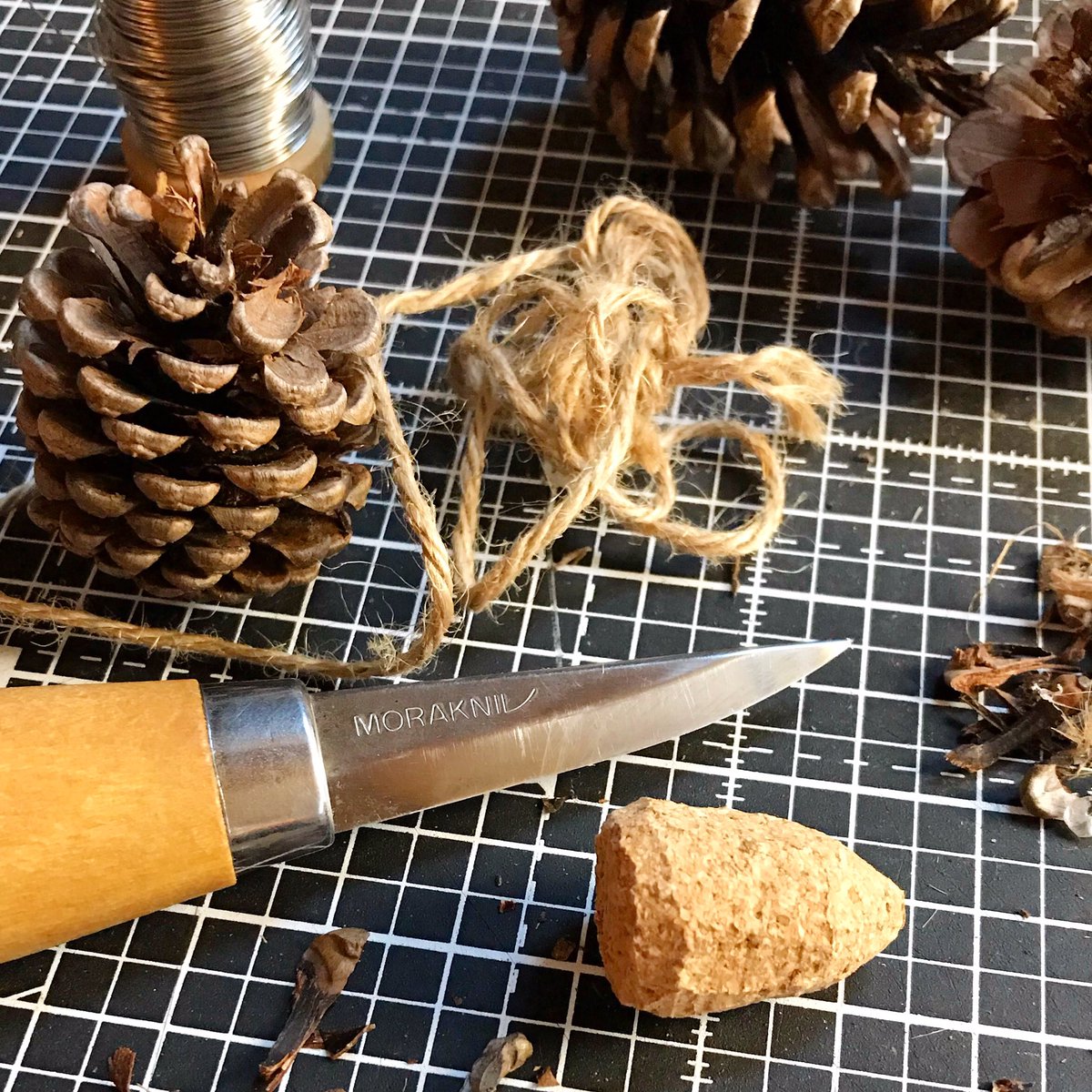 CeZar0905's tweet photo. Un après-midi d'artisanat! 🍂 #HibouCrafts @HibouCrafts #Etsy https://t.co/XaoTg2k98B