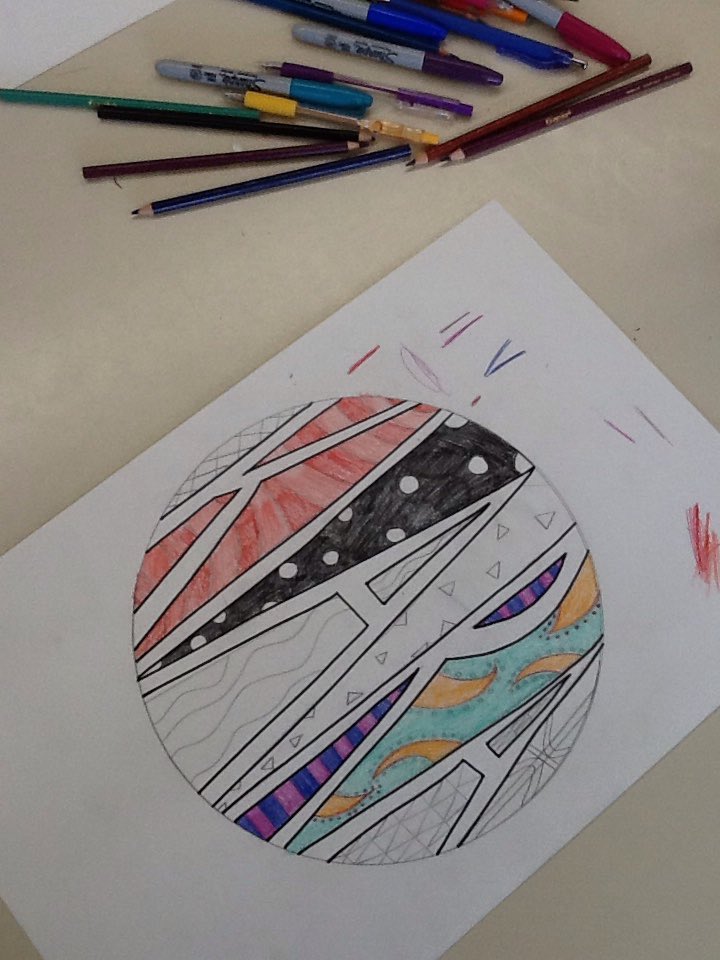 mrleehmsart's tweet photo. 8th grade artist working hard on their project. #HMSart https://t.co/x4QAoo3Ju4