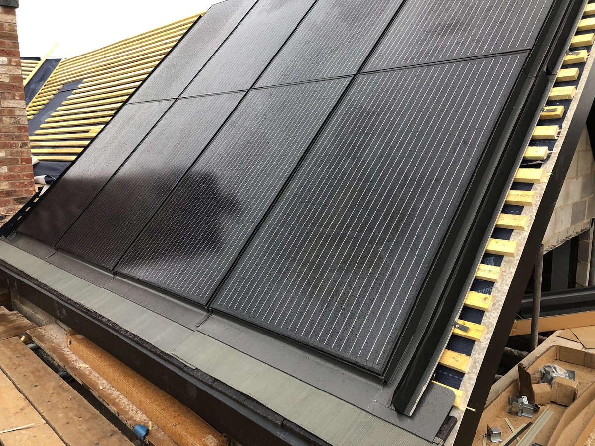 LtdNdl's tweet photo. Solar PV installed in Cosby just before the rain🌧❄️ #solarenergy https://t.co/858EOxF1ci
