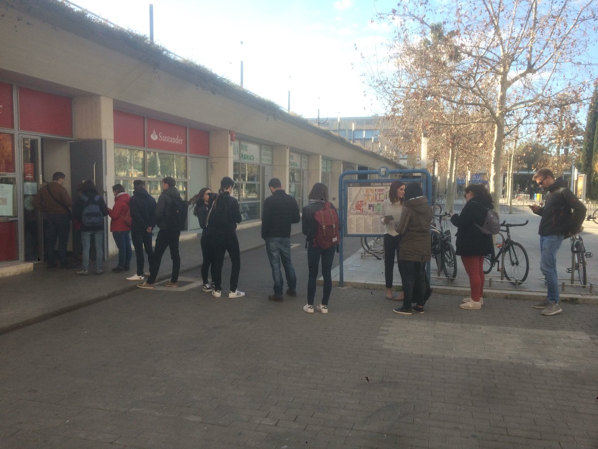 FernandoRT86's tweet photo. Bueeeno, ya recojo otro día el carnet de la uni #upv @bancosantander https://t.co/nAndj8cAfM