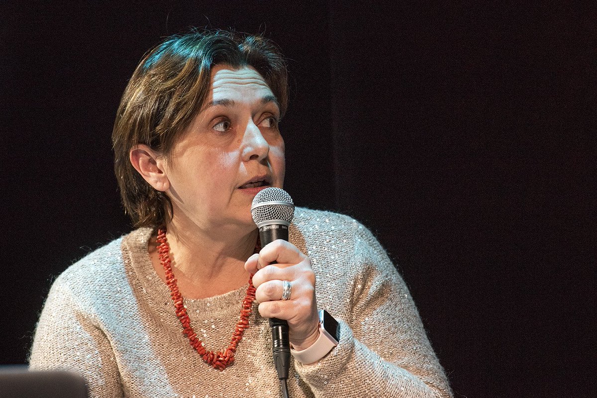 VilledAjaccio's tweet photo. CIEVP|🇪🇺
Sophie Boyer, SPL Ametarra : « Le centre-ville n’est pas seulement lié au développement économique d’#Ajaccio, mais aussi au lien social et à la mobilité. Le but de la municipalité : créer des espaces publics de qualité pour réenchanter le cœur de ville ».
#2RMCC https://t.co/65MNiu8ee2