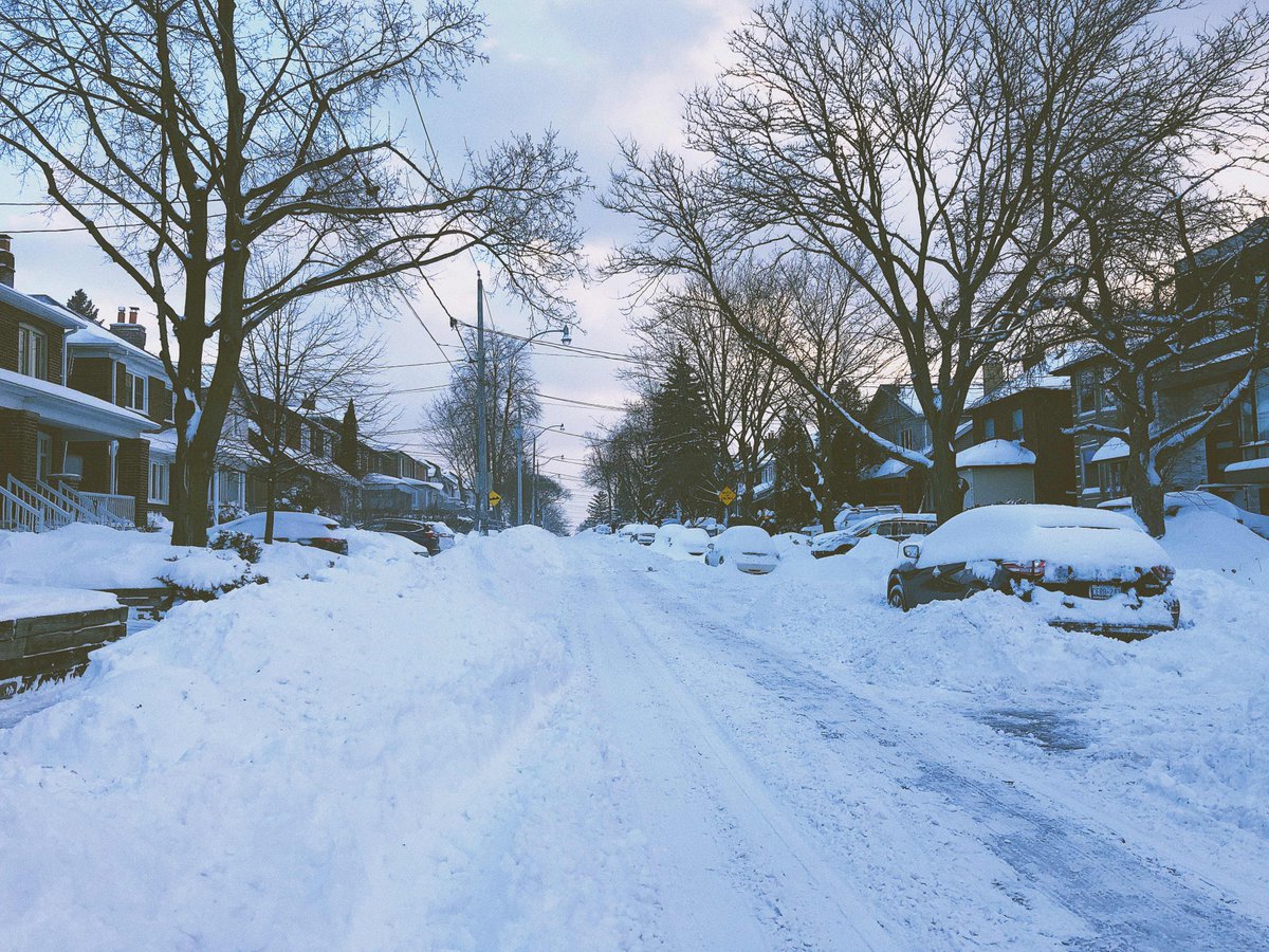 Consumer_CA's tweet photo. Hello Winter, how are you today?❄️☁️
.
.
.
#consumerchoiceaward #choixduconsommateur #snowpocalypse #torontoweather #winterincanada #hellowinter #wintertime #january2019 #blogTO #toronto #leaside #winterstorm #snowTO https://t.co/q5y2Mtk0zo