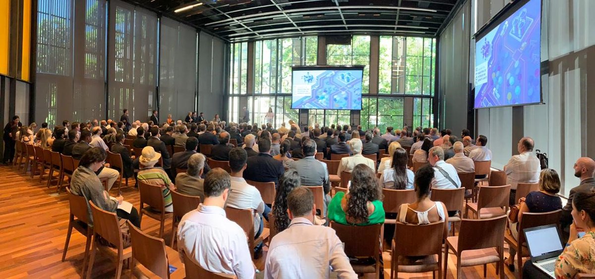 Observ_Findes's tweet photo. Com o objetivo de apresentar oportunidades, dados, informações e integrar a cadeia de P&amp;G, representantes do #TimeIdeies estiveram hoje (29) na Casa Firjan (RJ) para lançamento do Anuário da Indústria de Petróleo no #EspíritoSanto 2018. @firjan #AnuárioPetróleo Confira fotos: https://t.co/6P0Fc6BAxN