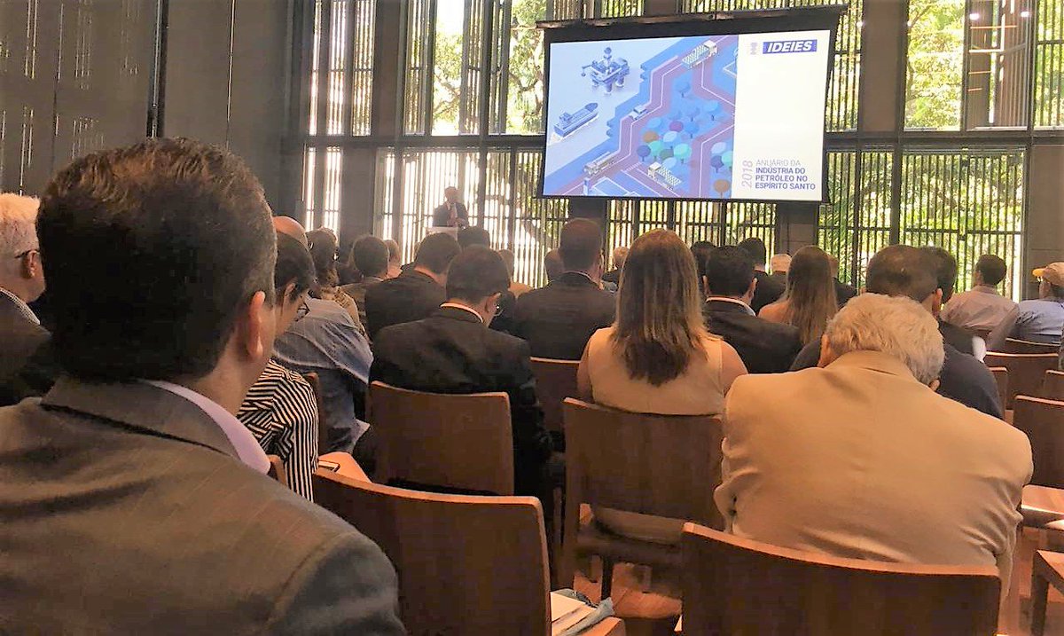Observ_Findes's tweet photo. Com o objetivo de apresentar oportunidades, dados, informações e integrar a cadeia de P&amp;G, representantes do #TimeIdeies estiveram hoje (29) na Casa Firjan (RJ) para lançamento do Anuário da Indústria de Petróleo no #EspíritoSanto 2018. @firjan #AnuárioPetróleo Confira fotos: https://t.co/6P0Fc6BAxN