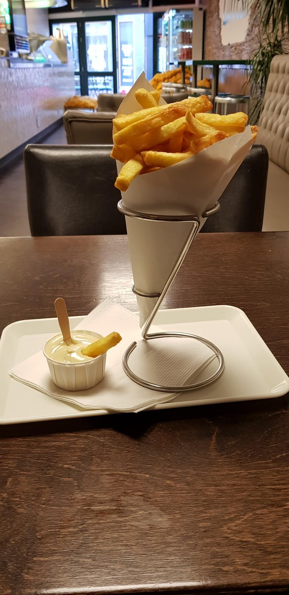 FoodFantazy's tweet photo. Fresh Dutch fries. #food #foodporn #yummy #pizza https://t.co/Ekju2uvfIU