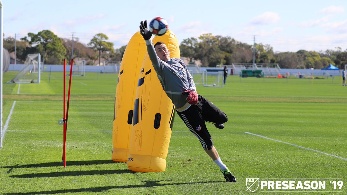 fccincinnati's tweet photo. Flying into Tuesday training.

#FCCincy // #IgniteUnite https://t.co/6uQiaHu88N