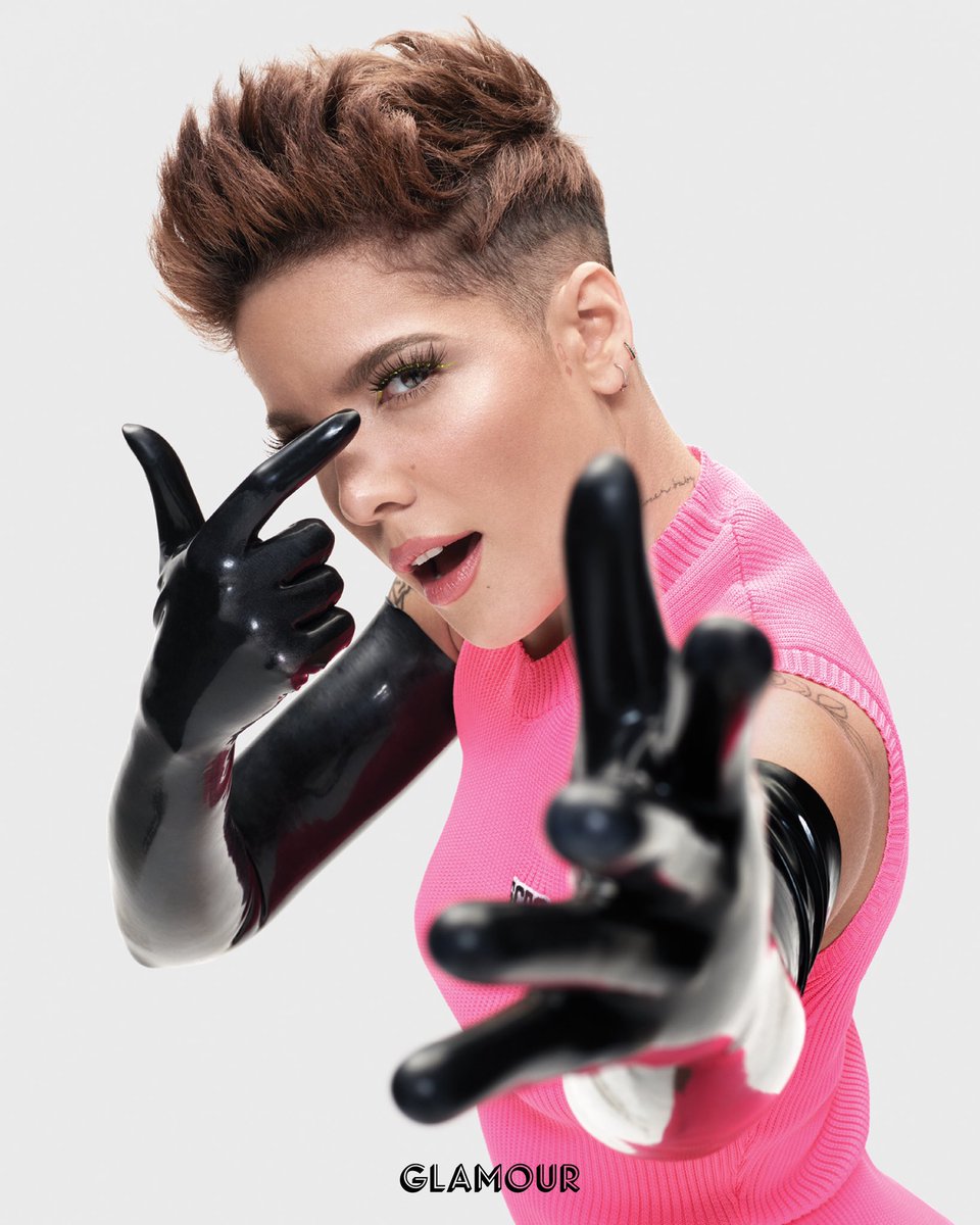 samanthabarry's tweet photo. And what better way to kick off our new look than with our first cover star of 2019 @halsey. She’s a woman who dares us all to be “inconvenient”; who won’t stay silent when female musicians are held to a higher standard than their male peers. https://t.co/OnBrYnvEsq https://t.co/lXhhXDLhV6