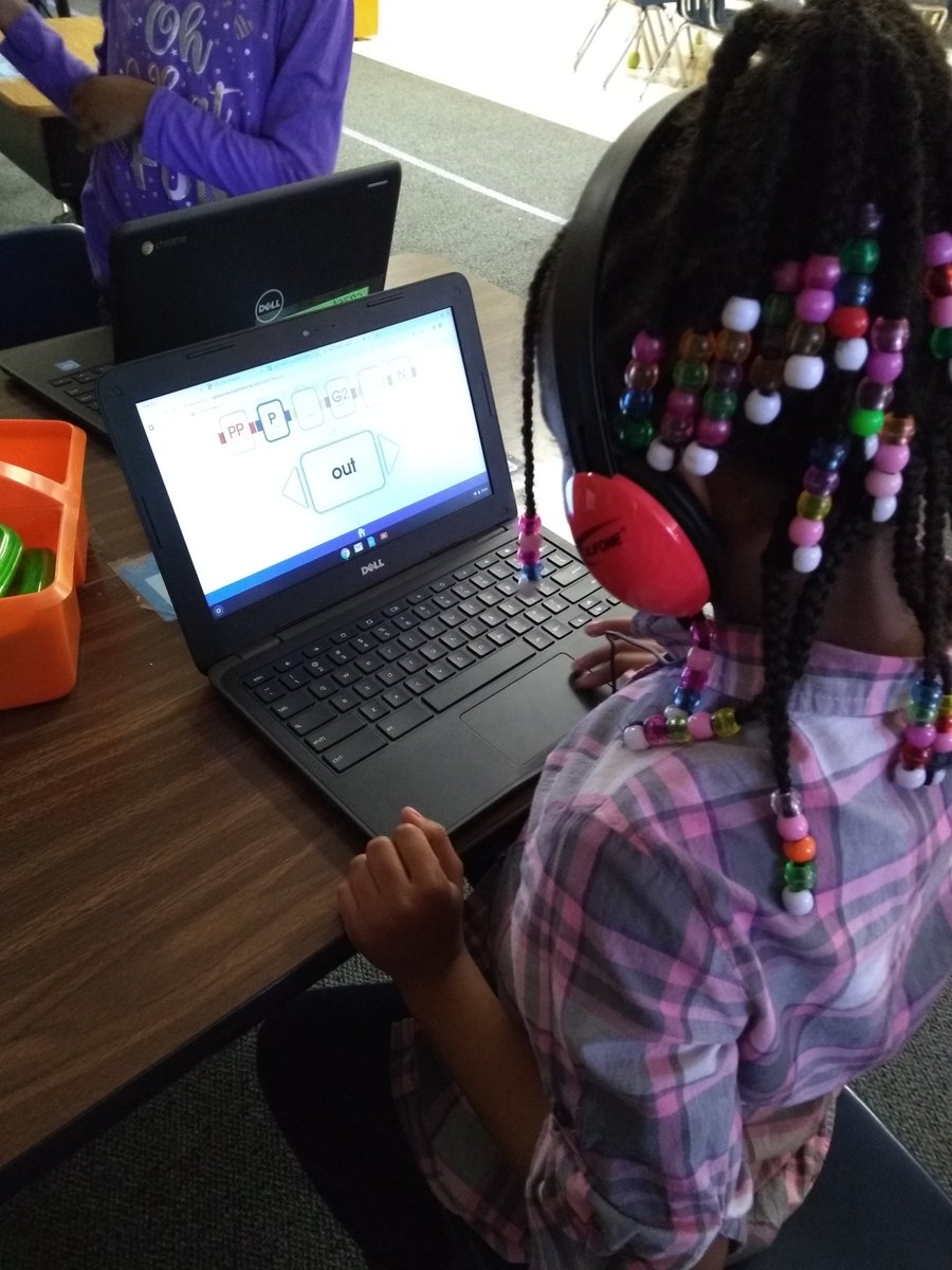 Kindergarten is practicing those 21st century skills. We love using our Chromebooks!! #R2Littles #sightwords #QRcodes
