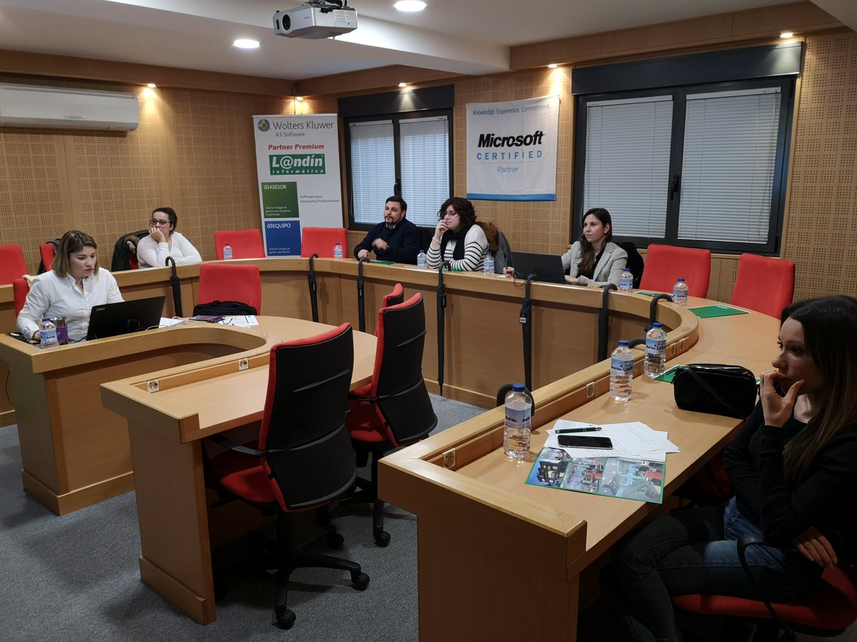 Landinformatica's tweet photo. Distribuidores y clientes nos visitan un día más para recibir formación de nuestro #software para #hostelería #MenuLan.

✔️Distribuidor de Sarria➡️ #AGRSoluciones
✔️Distribuidor de Lalín➡️ #UpiInformaticaLalin

#LandinSoftware https://t.co/N5QyVQ9eu3
