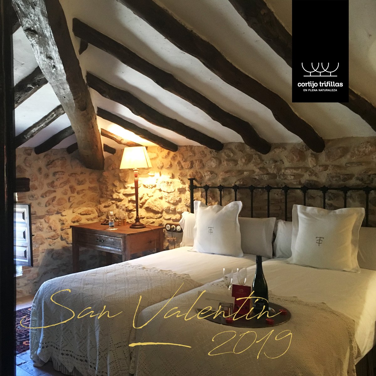 ¡Feliz día de los #enamorados! En #CortijoTrifillas nos encanta crear ambientes para que disfrutéis y desconectéis en vuestra estancia. ¡Aún podéis hacer tu reserva para este fin de semana! bit.ly/2Ahw4GX #Albacete #escapada #HotelRural #SanValentín
