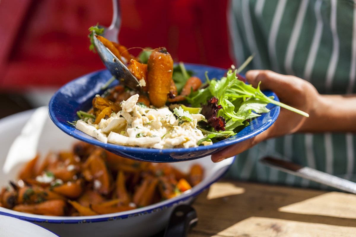 skip_garden's tweet photo. Join us! We're hiring a Catering Manager to develop our food offering across Kings Cross, lead on menu and bus dev, and manage our team of chefs, freelancers, interns, young people and volunteers. Love of sustainable food essential! https://t.co/dBADjsvAeE #londonjobs #jobopening https://t.co/l8RVfgXYEh