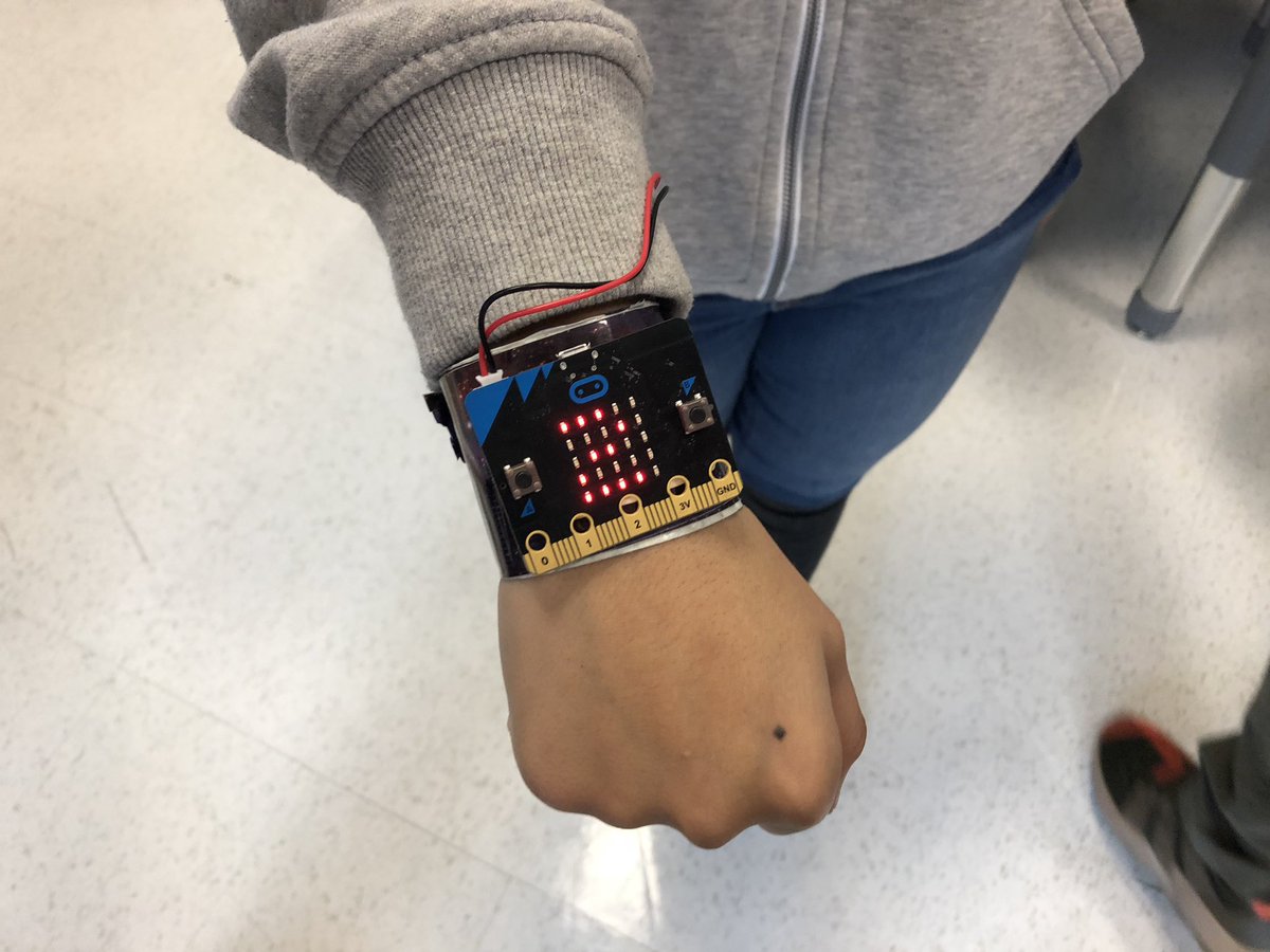 FCLEdu's tweet photo. Step counters made by first-time coders/students at @GrahamWindham @graham_ufsd using #microbits in the @HPEDU #hplearningstudio #computerscience https://t.co/4hBo4OVt5r