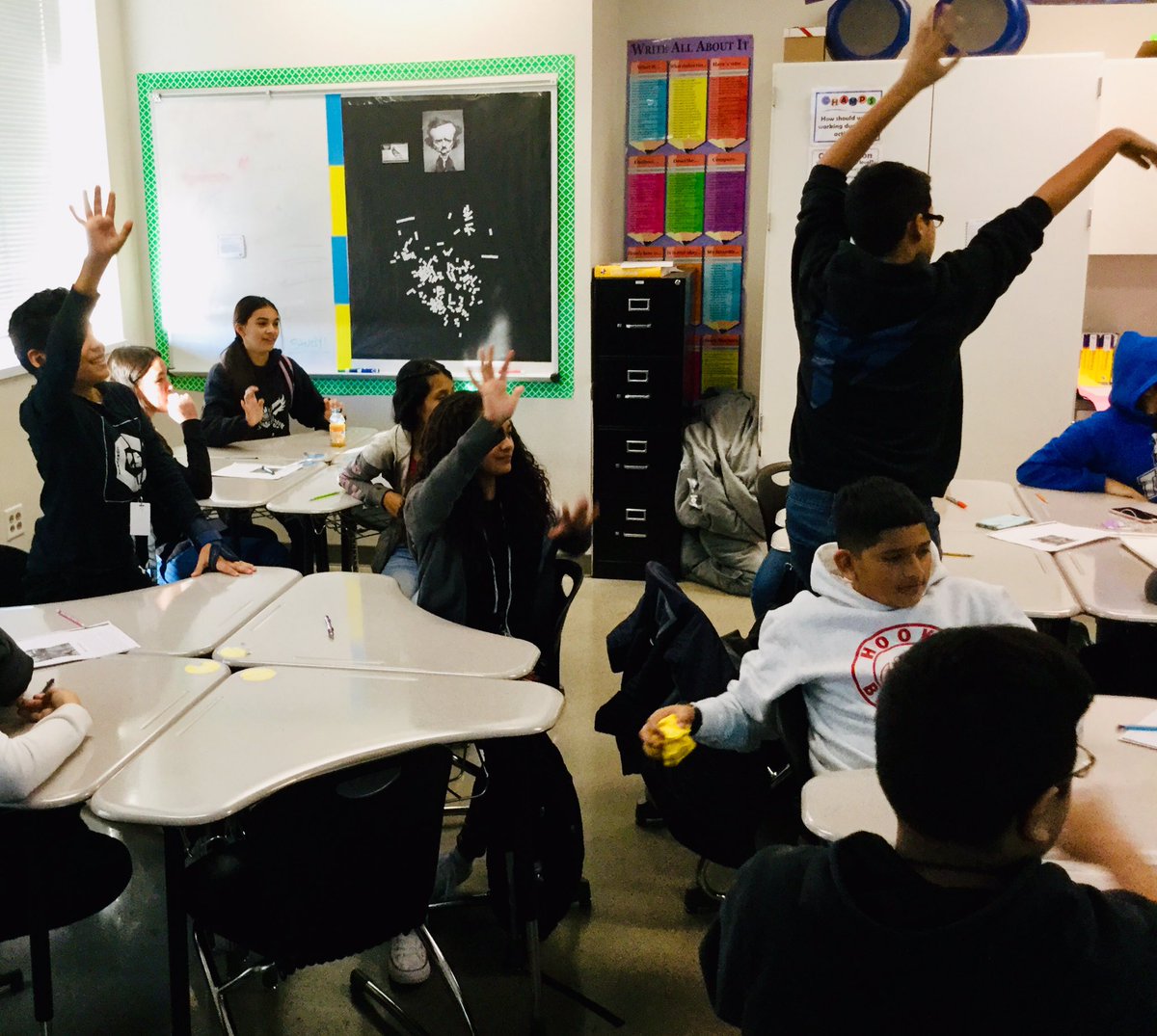 My co-teacher, the amazing Rachel Gomez!  We review editing with classroom toss-across! Roar!   #makeitfunyall <a href="/gomezclassroom/">Rachel Gomez</a>, <a href="/McCormickTigers/">McCormick MS</a>