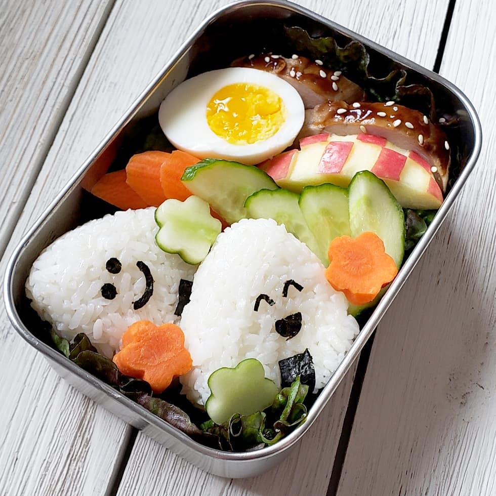 The happiest little bento! Testing out a new container from <a href="/TavvaKitchen/">Enjoy your healthy food habits</a>,  seems to fit perfectly! #bentobox #bentoboxlunch #lunch #kawaii