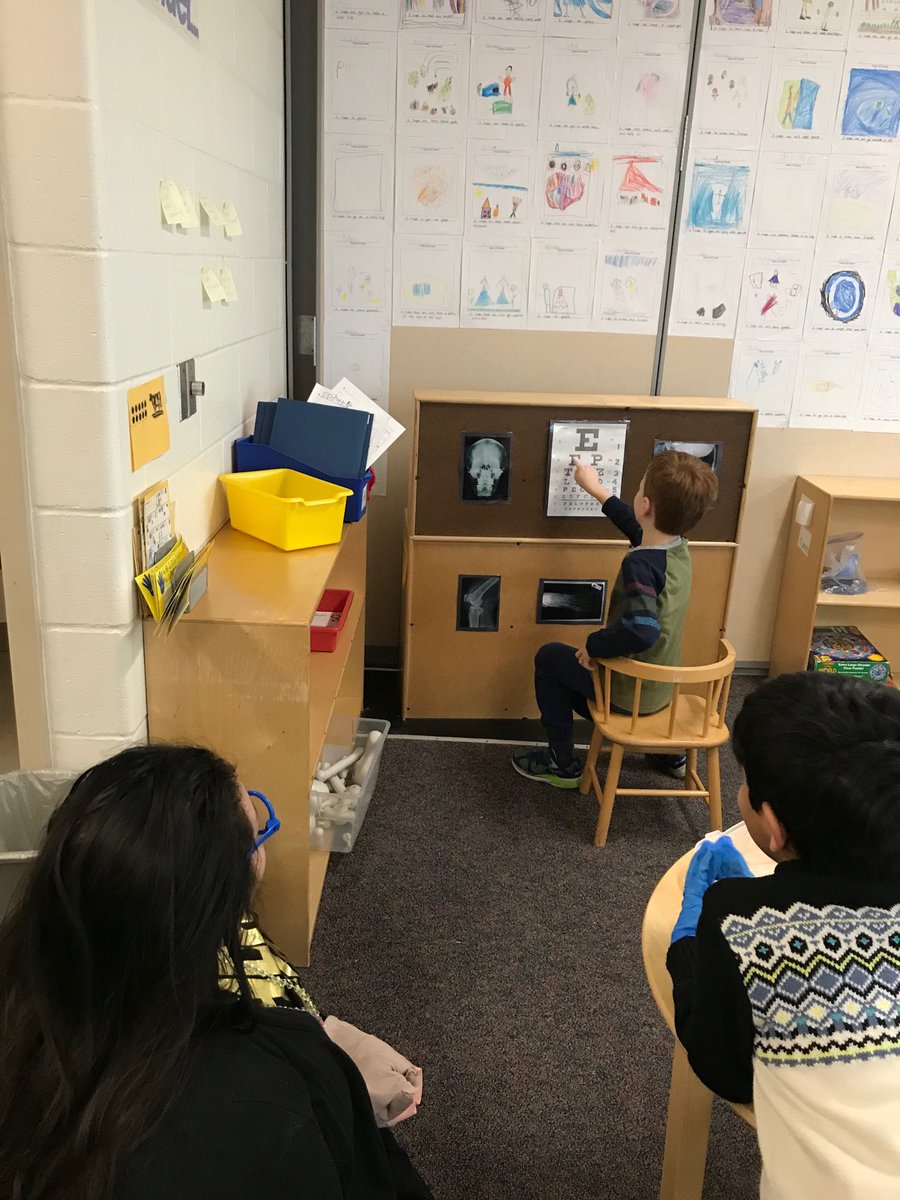 barb83bradley's tweet photo. When your student teacher is getting top notch medical care in the dramatic play center 😷🤕🤧👨🏻‍🔬👩‍🔬 ⁦@tina__darling⁩   #masonmoment https://t.co/8KzARVkBZO