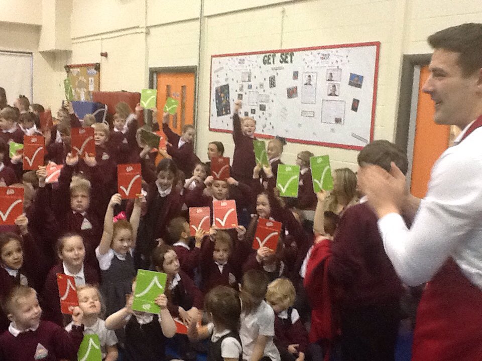 MissGrovesMLP's tweet image. Thanks @Chartwells_UK for coming into school today! The children had a great time 🙂 #healthyeating #foodgroups #spicyfood 🌶