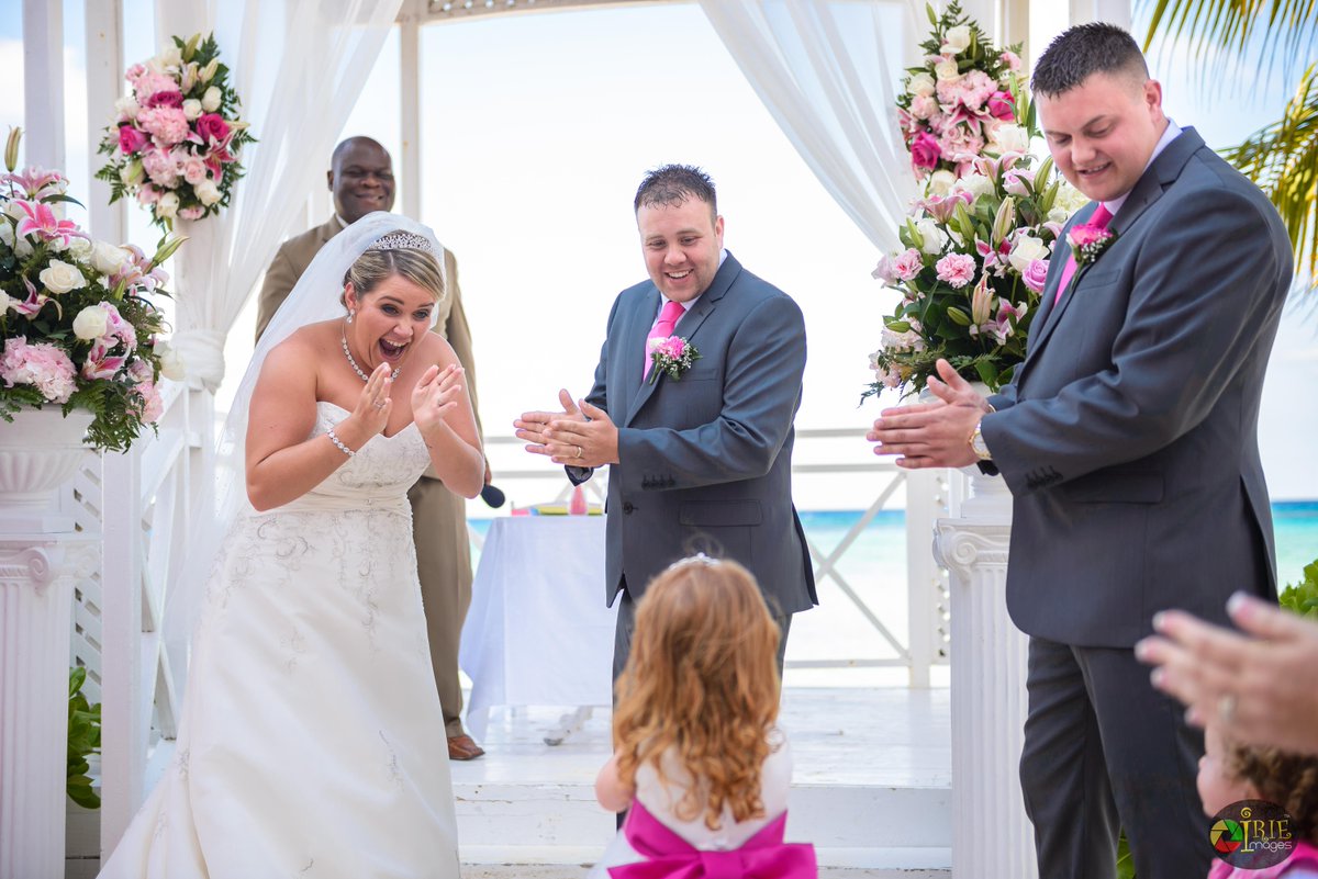 Irieimagesja's tweet photo. What's more adorable than the little ones in your bridal party :) #weddingphotography #destinationwedding #resortwedding #irieimages https://t.co/n2m26d9utY
