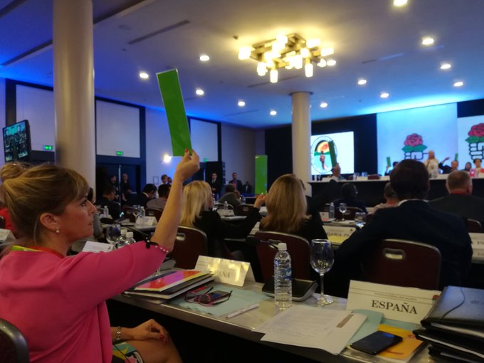 View image on Twitter